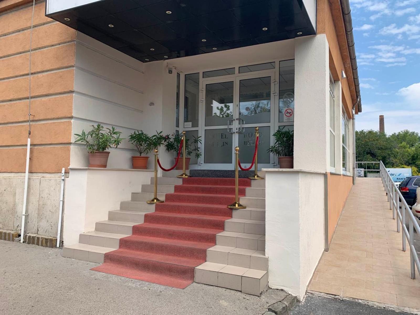 Only 15 Minutes To City Center, Free Secure Parking Budapest Bagian luar foto